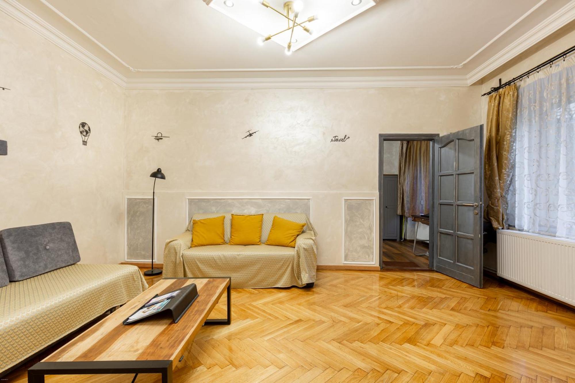 Apartamento Mari&Emi Flat In Corvin Budapest Exterior foto