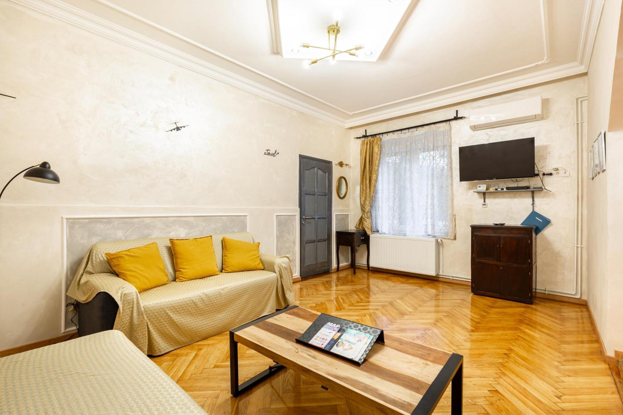 Apartamento Mari&Emi Flat In Corvin Budapest Exterior foto