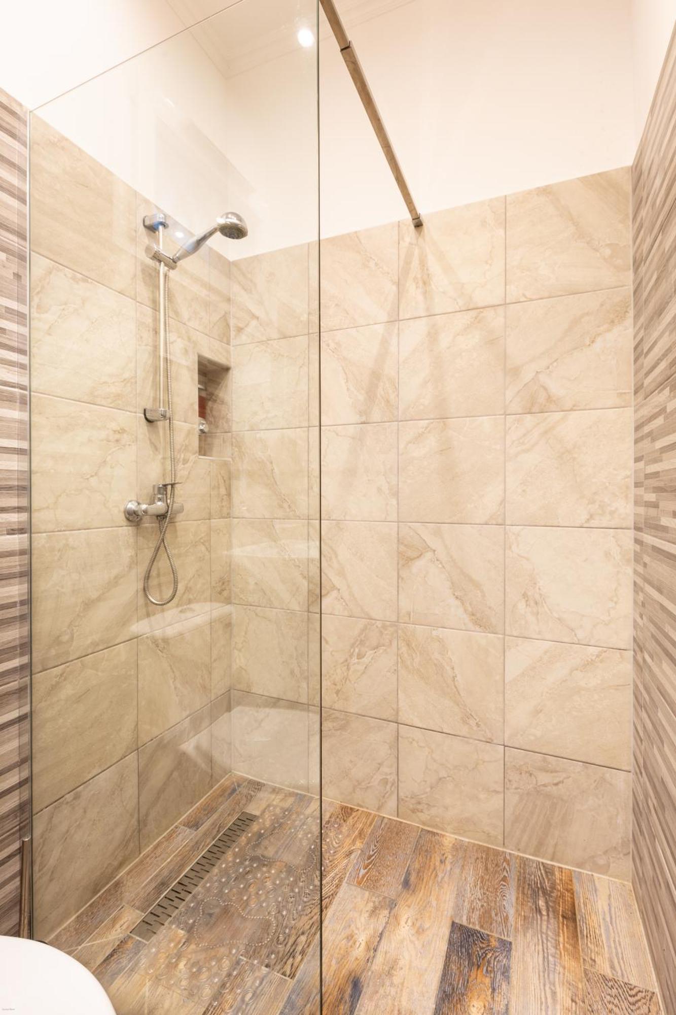 Apartamento Mari&Emi Flat In Corvin Budapest Exterior foto